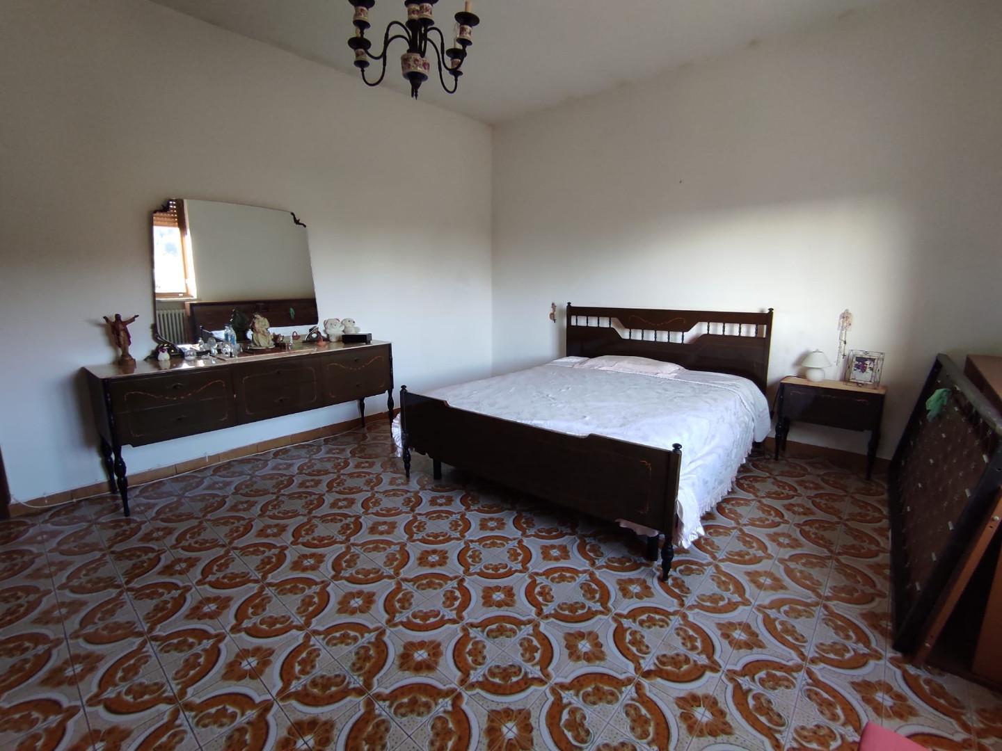 Casa indipendente con giardino in via pedemontana 28, Ortonovo