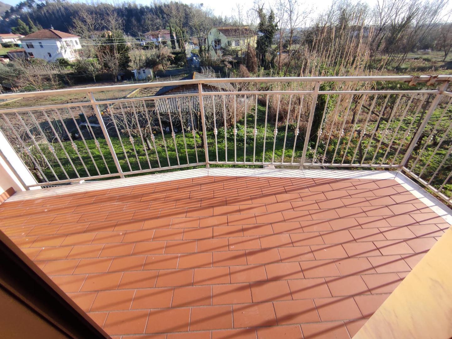 Casa indipendente con giardino in via pedemontana 28, Ortonovo