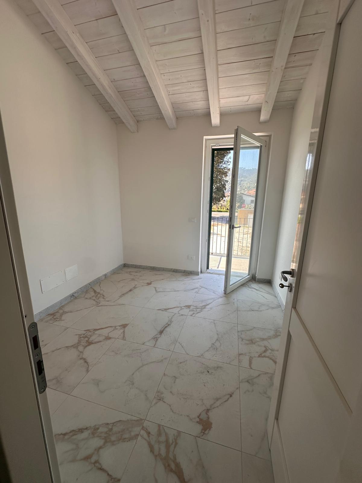 Casa indipendente con giardino in via litoranea 79f, Ameglia