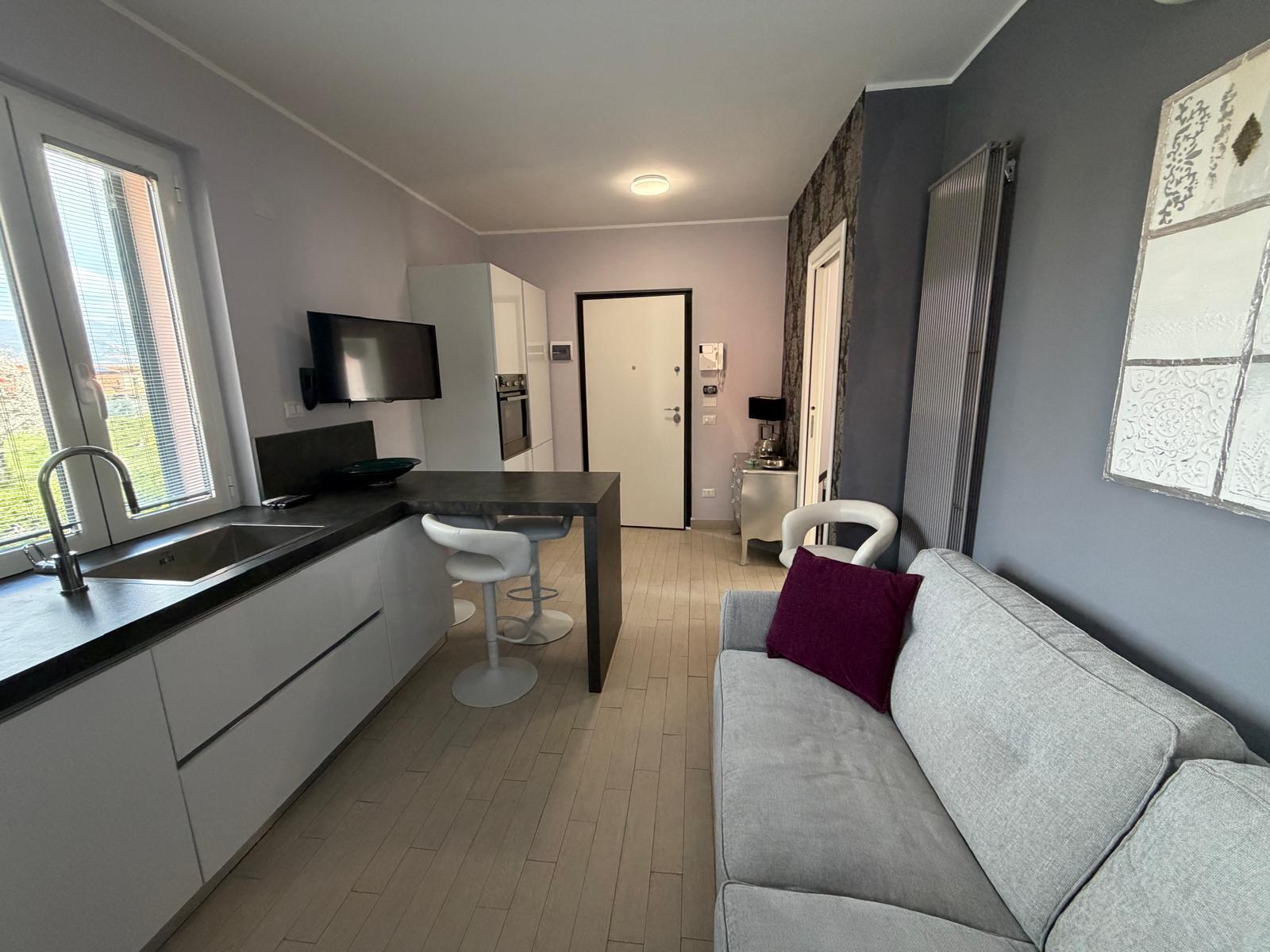 Casa indipendente con giardino in via giacomo leopardi 12, Ameglia