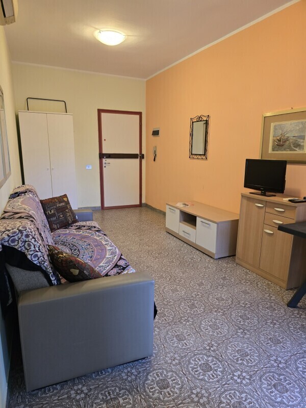 Quadrilocale con terrazzo in viale litoraneo 199, Sarzana