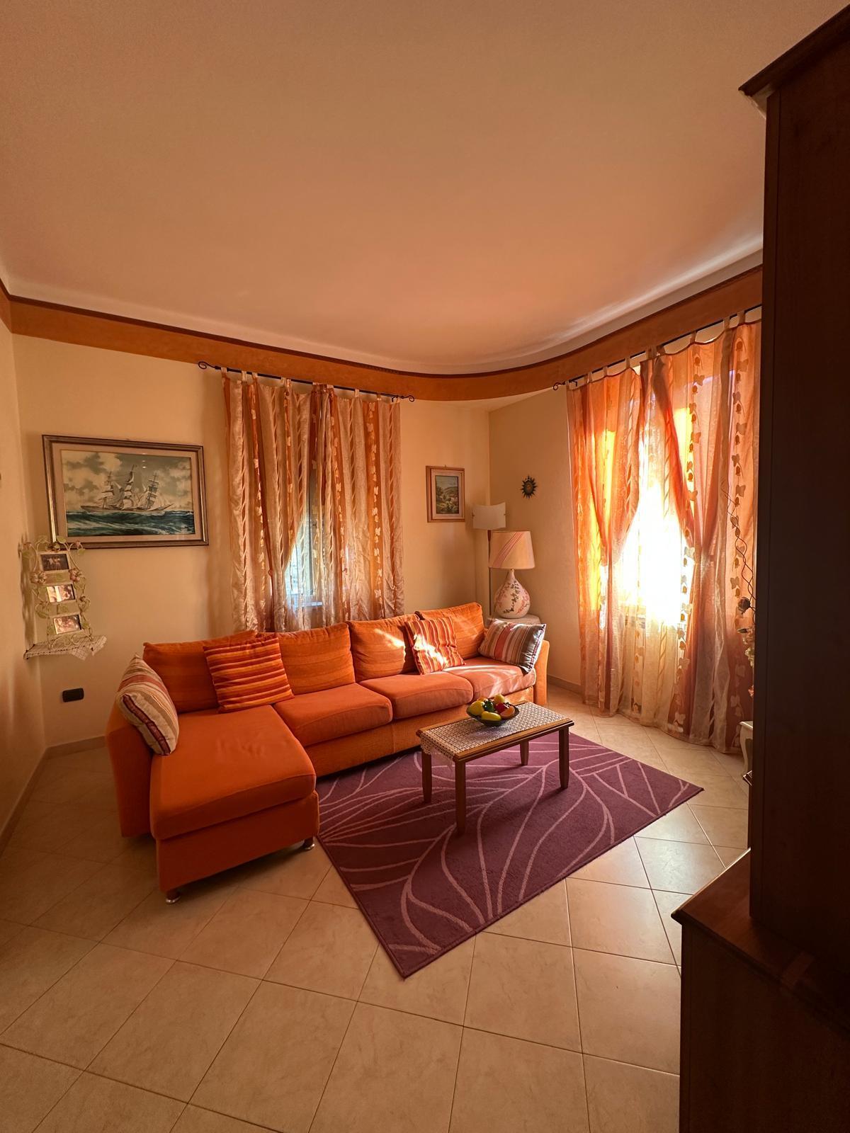 Villa con giardino in via della resistenza 38, Castelnuovo Magra