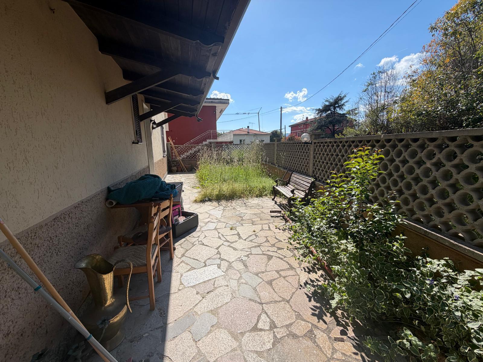 Casa indipendente con giardino in via olmarello 116, Castelnuovo Magra