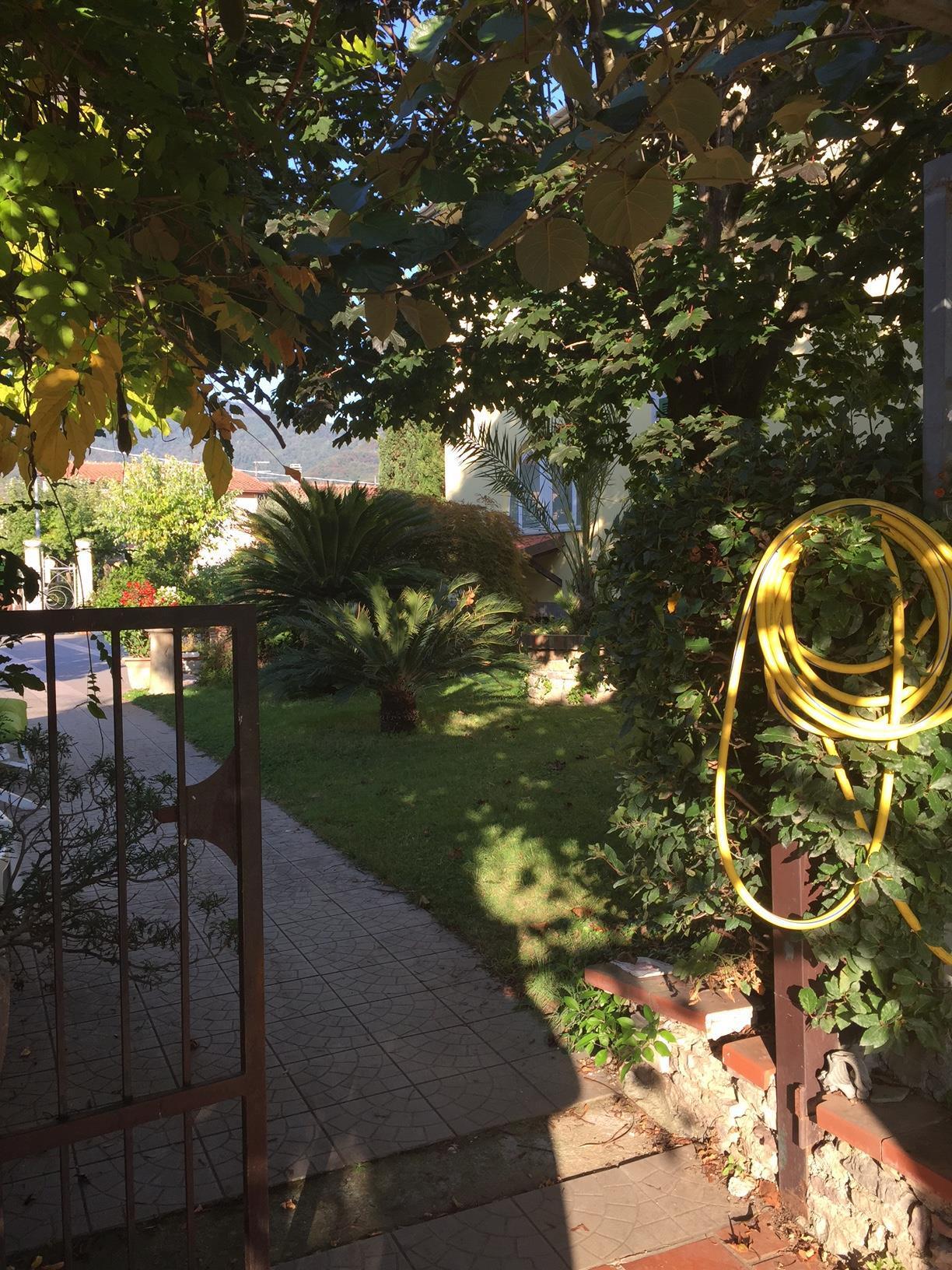 Villa con giardino in via xxv aprile, Castelnuovo Magra
