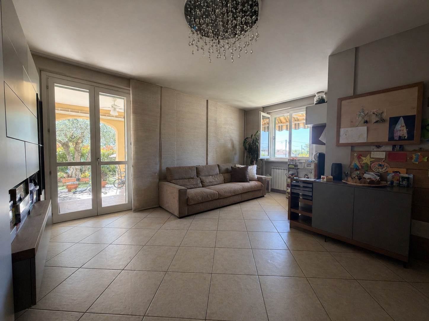 Casa indipendente con giardino in via della pace 24, Castelnuovo Magra