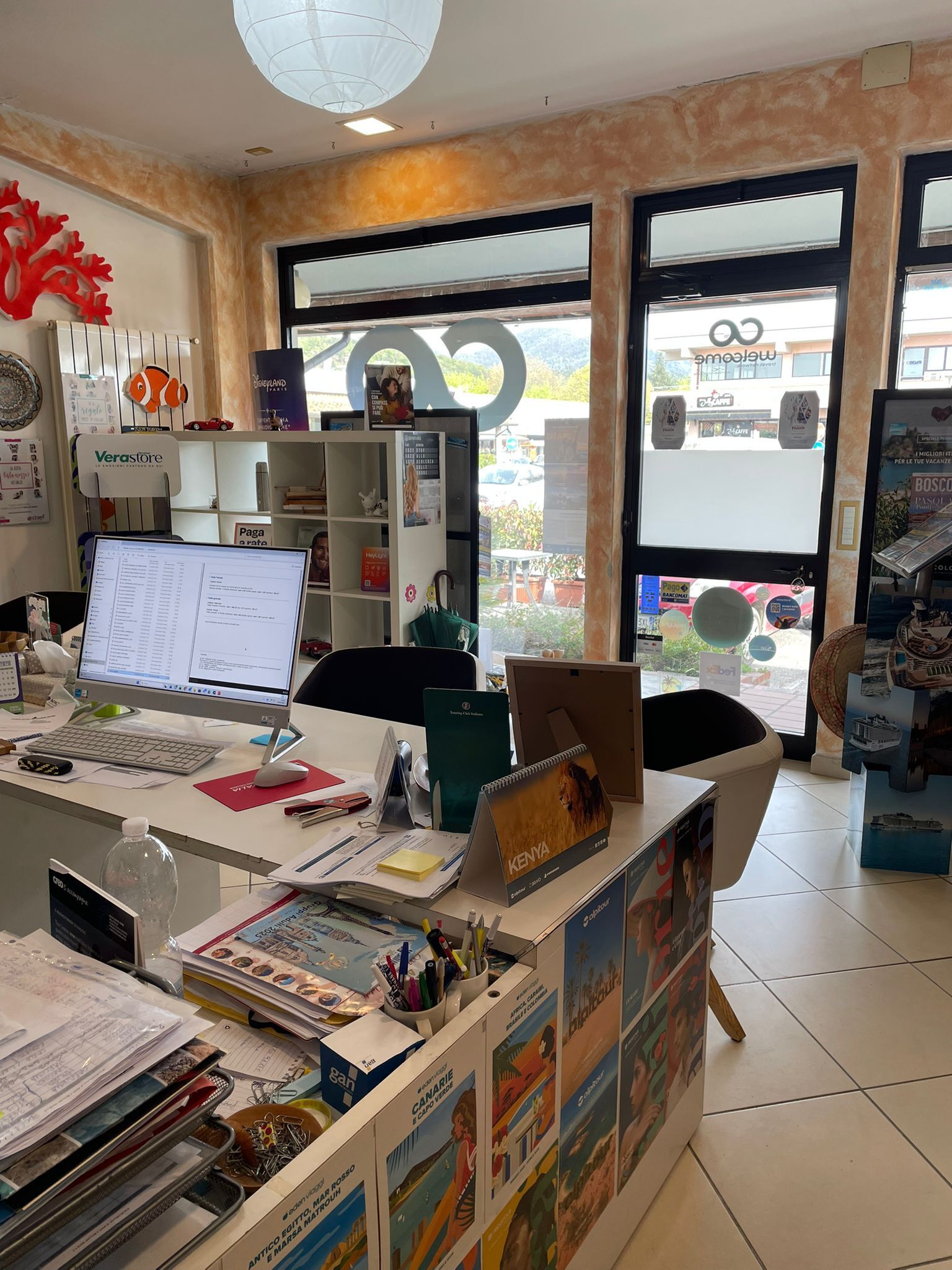 Locale commerciale in vendita in via della pace i, Castelnuovo Magra
