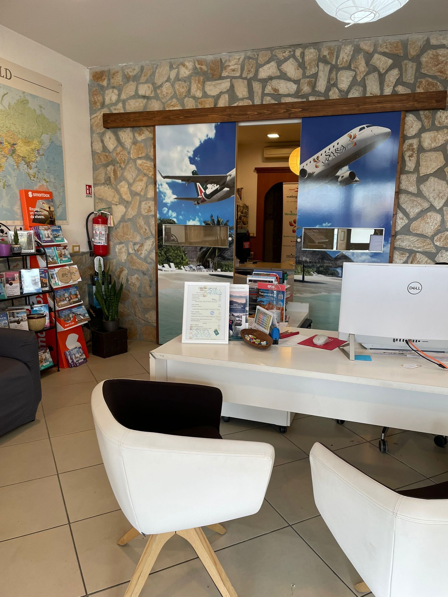 Locale commerciale in vendita in via della pace i, Castelnuovo Magra