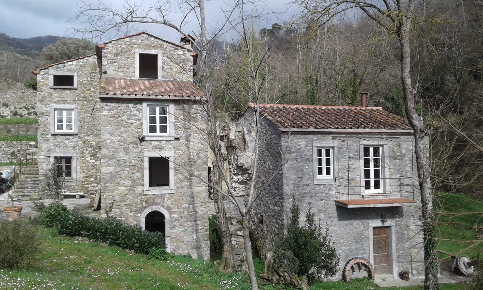 Casa indipendente con giardino in via molino del piano 1, Castelnuovo Magra
