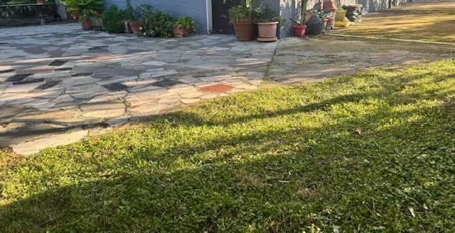 Casa indipendente con giardino in via falaschi, Ortonovo