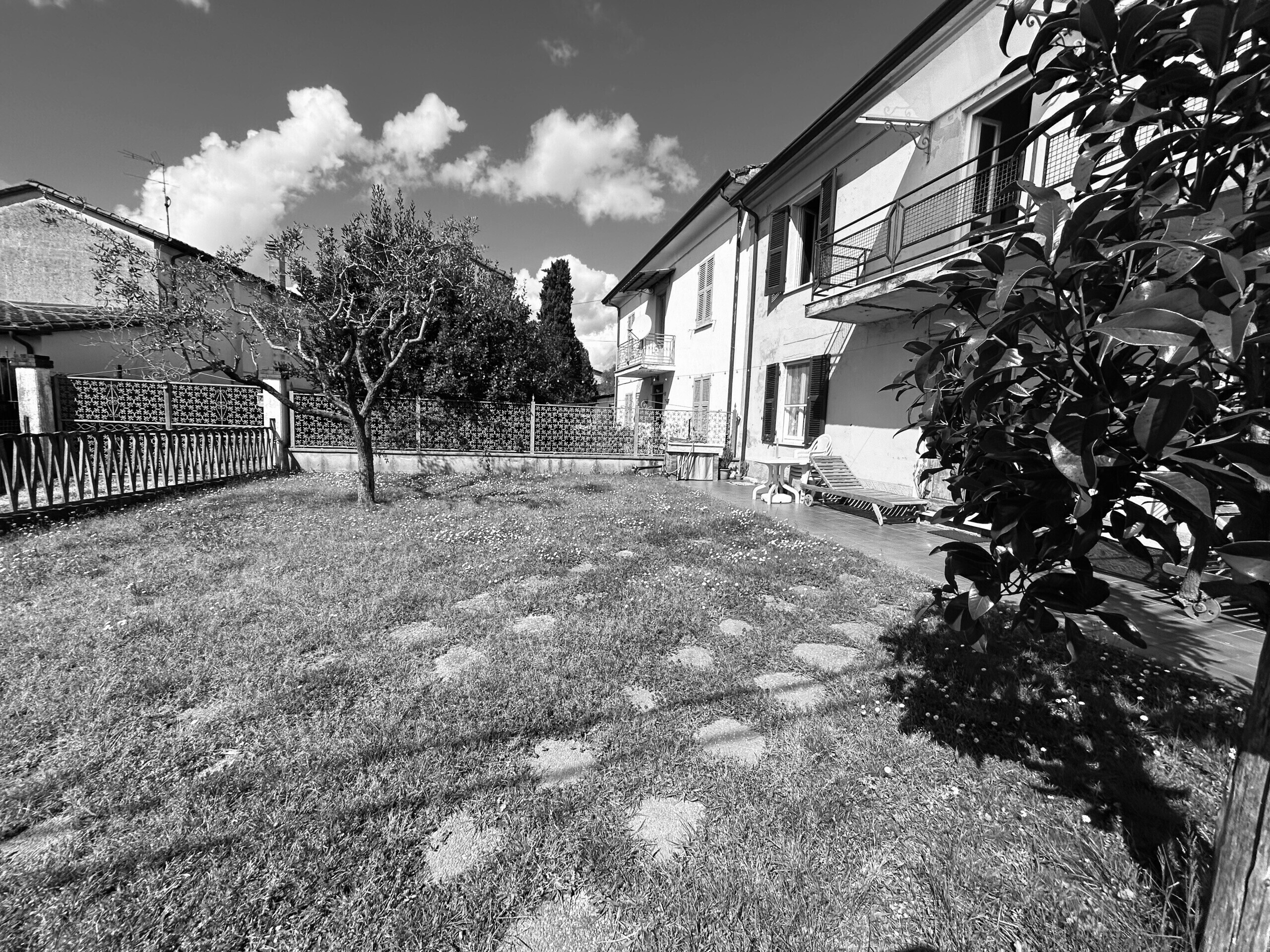 Casa indipendente con giardino in via canaletto 96, Castelnuovo Magra