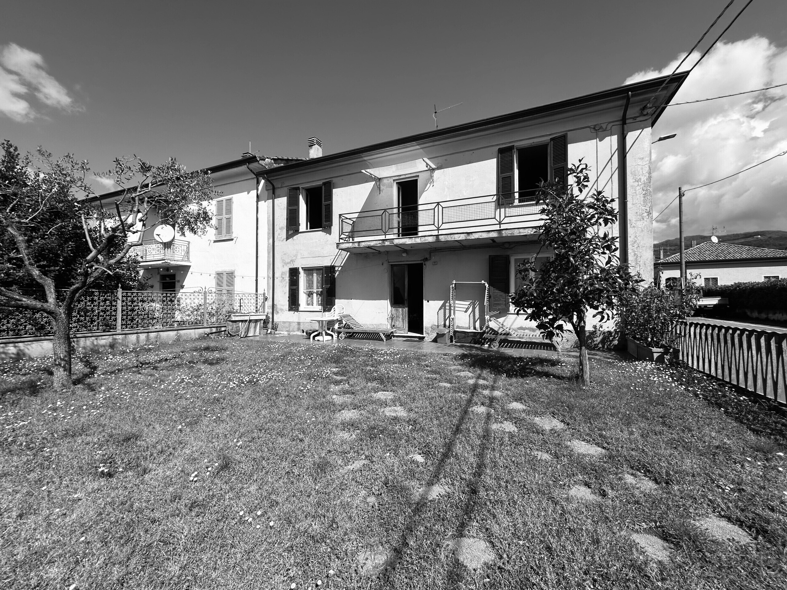 Casa indipendente con giardino in via canaletto 96, Castelnuovo Magra