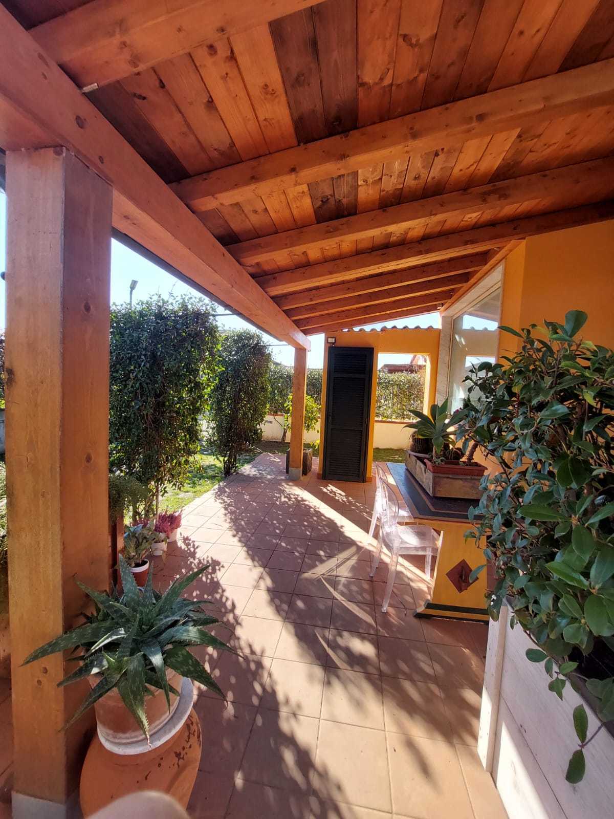 Casa indipendente con giardino in via delle colline 12, Castelnuovo Magra
