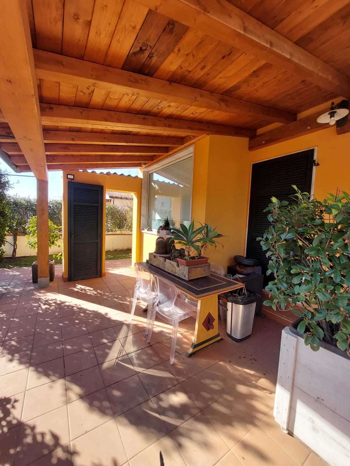 Casa indipendente con giardino in via delle colline 12, Castelnuovo Magra