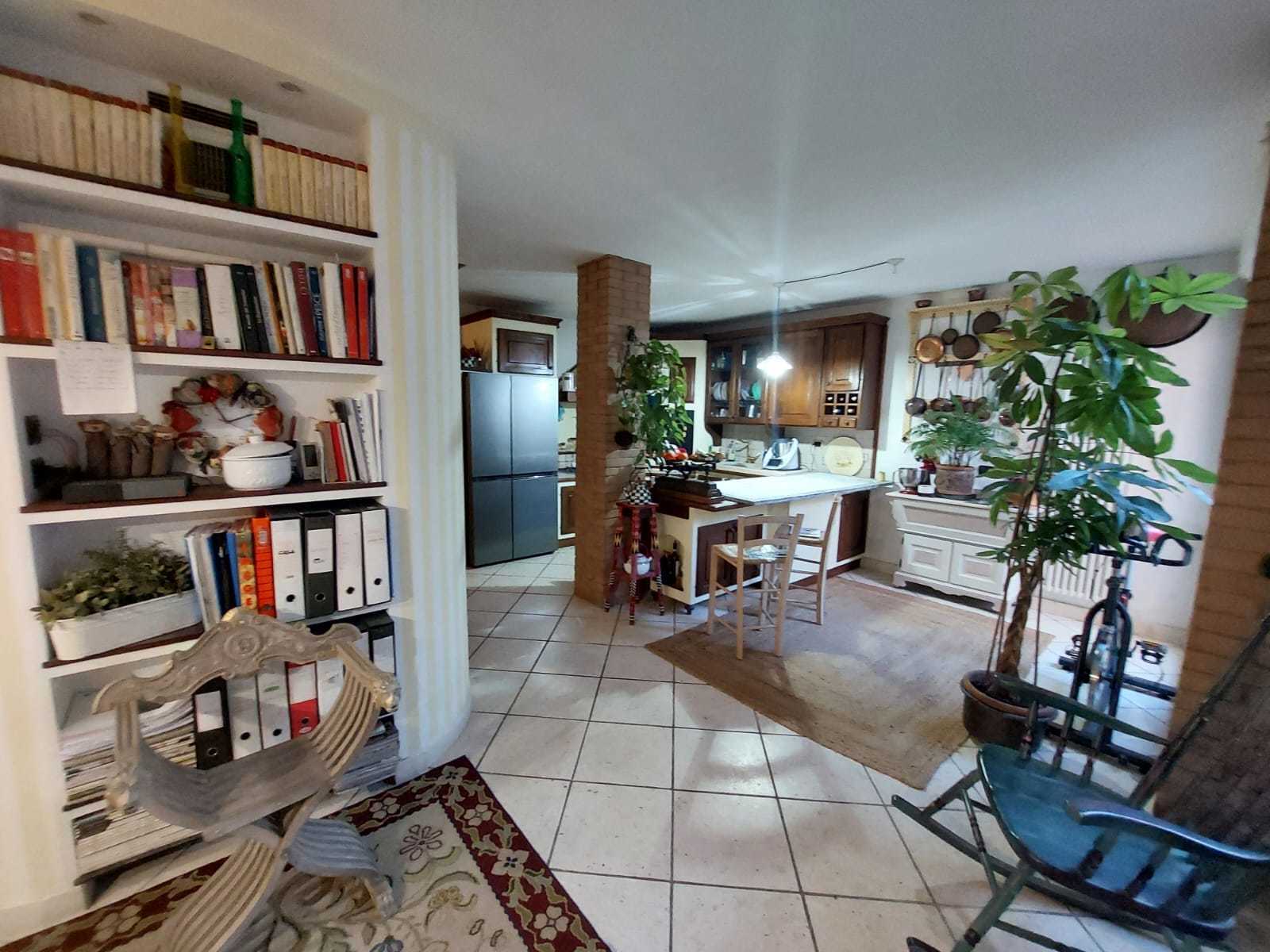 Casa indipendente con giardino in via delle colline 12, Castelnuovo Magra
