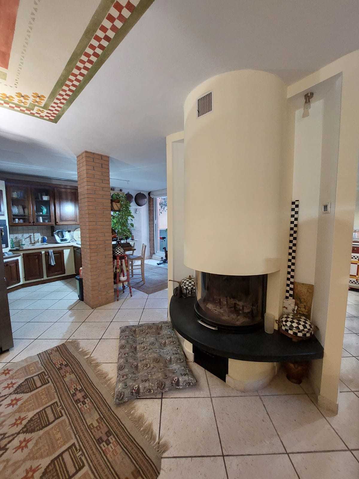 Casa indipendente con giardino in via delle colline 12, Castelnuovo Magra