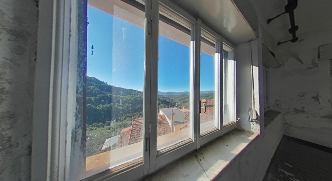 Appartamento da ristrutturare in via castello 18, Sarzana