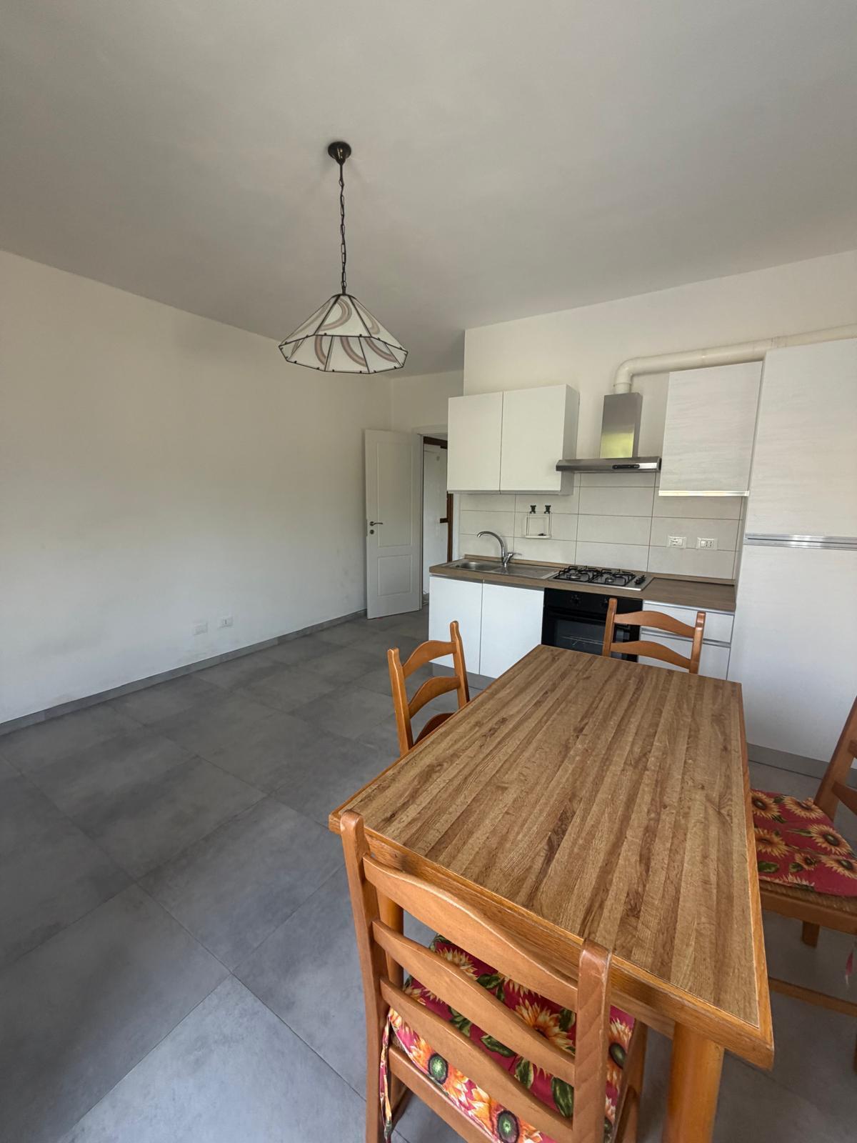 Casa indipendente con giardino in via nave 17, Sarzana