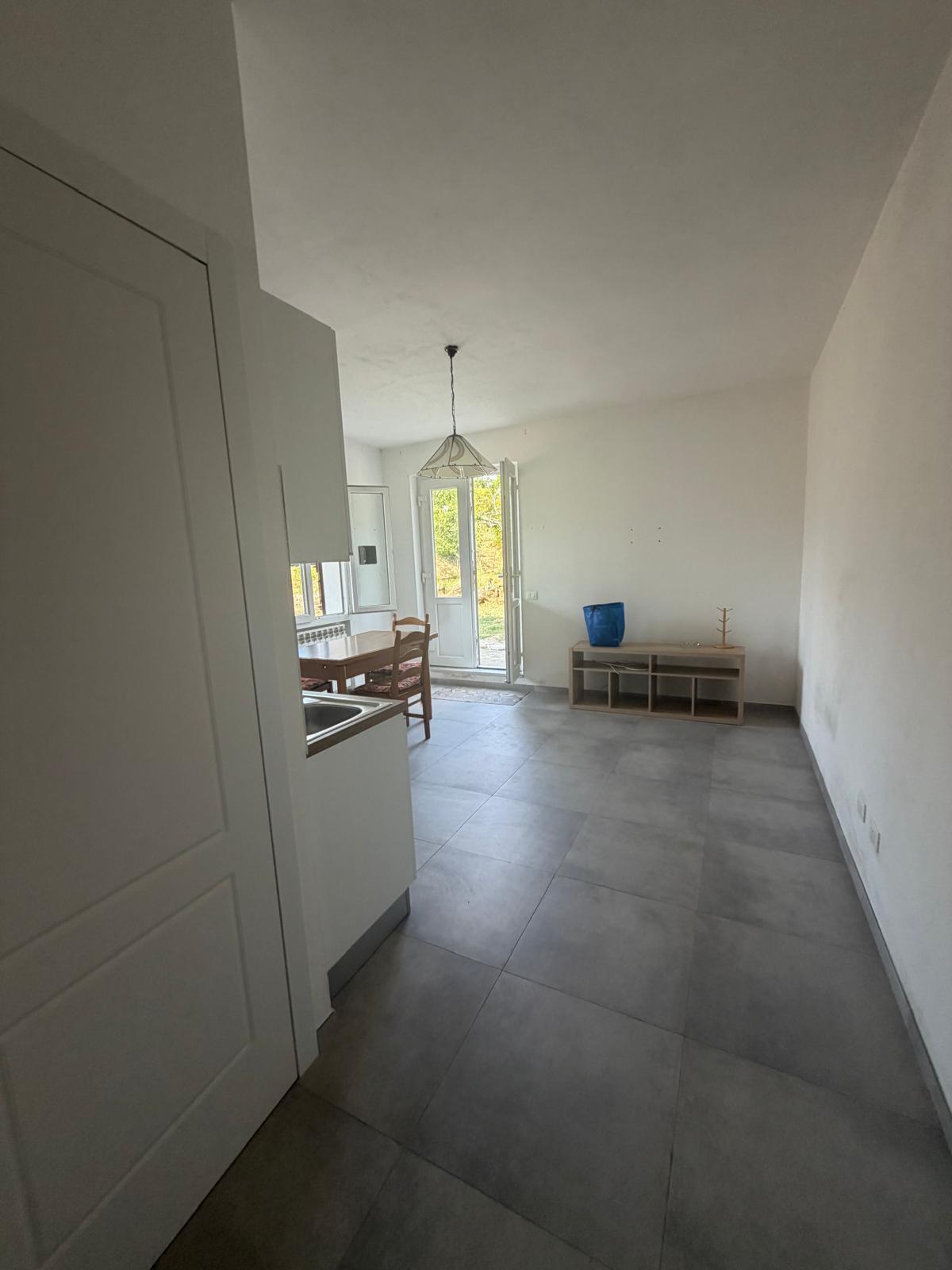 Casa indipendente con giardino in via nave 17, Sarzana