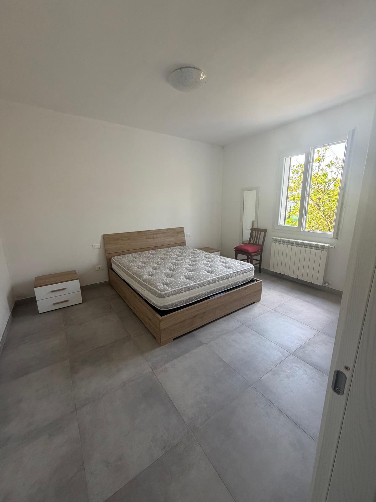 Casa indipendente con giardino in via nave 17, Sarzana
