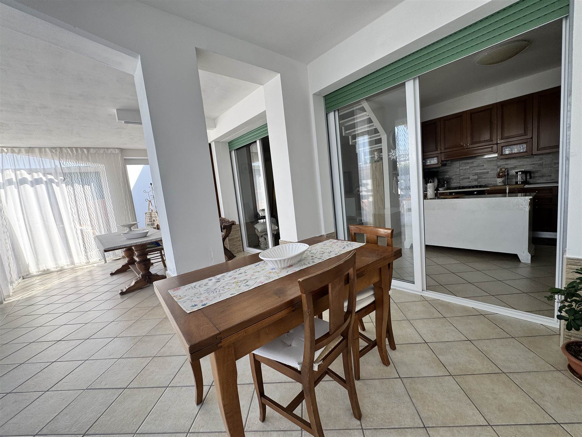 Casa indipendente con giardino in via cavaiola, Carrara