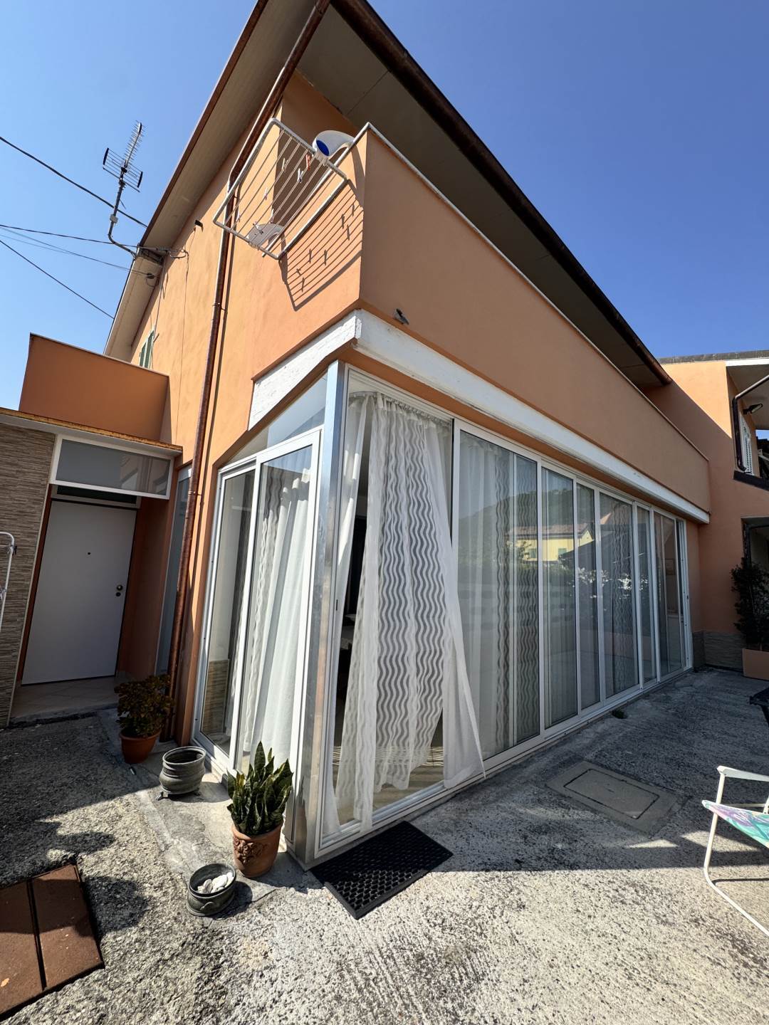 Casa indipendente con giardino in via cavaiola, Carrara