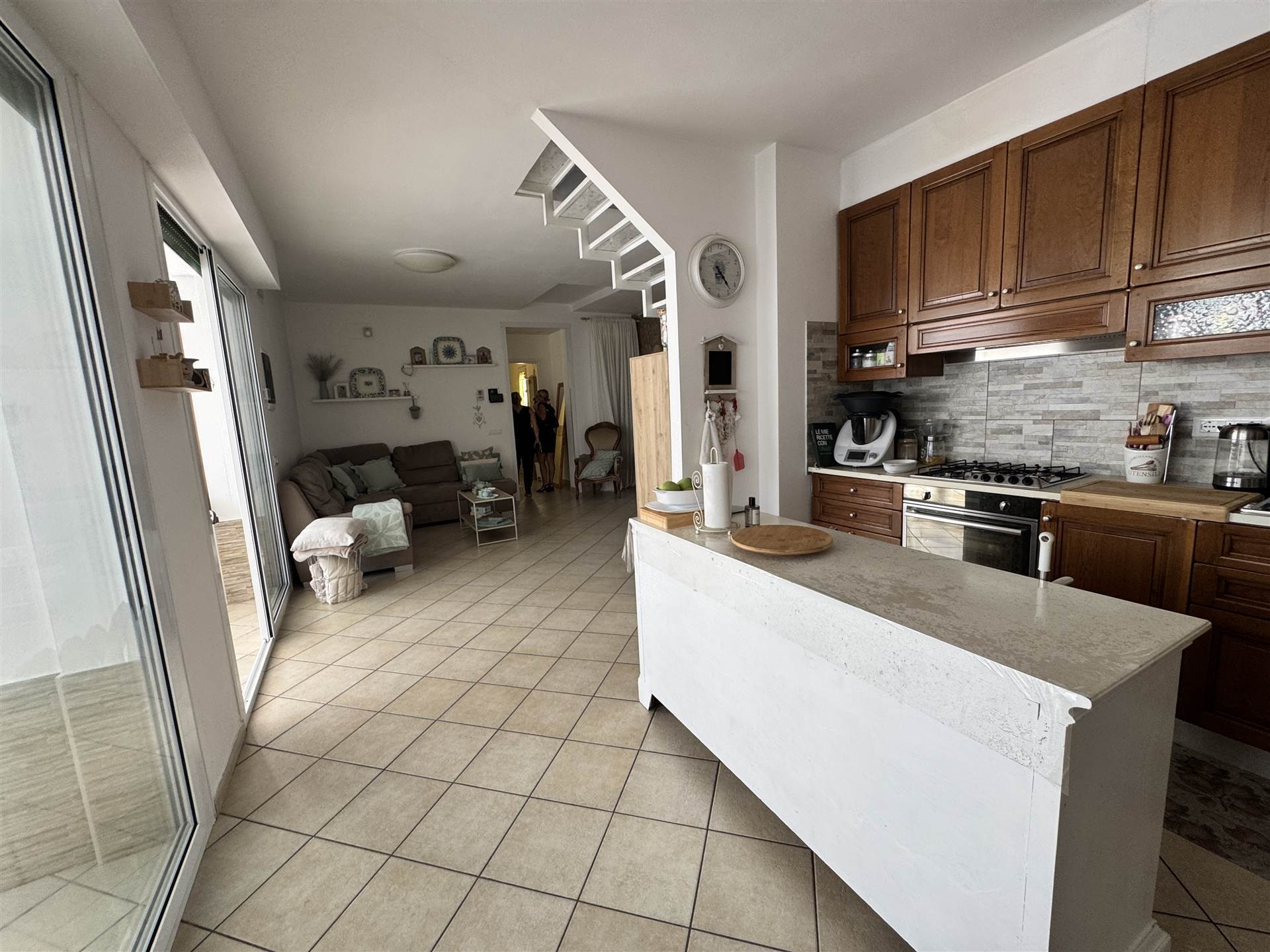 Casa indipendente con giardino in via cavaiola, Carrara