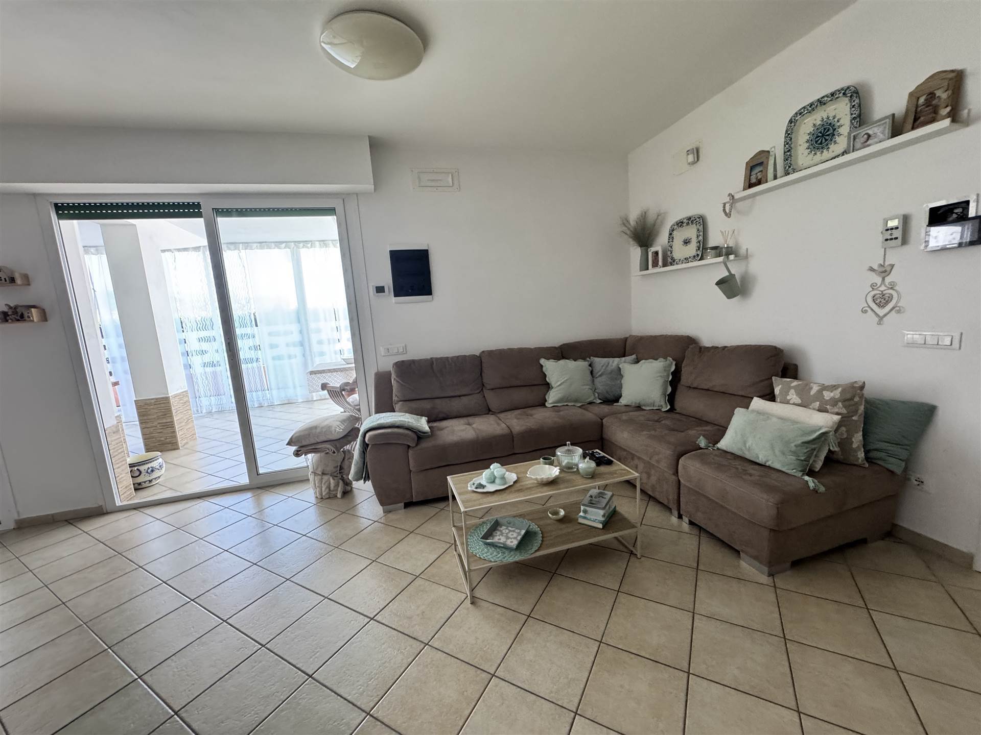 Casa indipendente con giardino in via cavaiola, Carrara