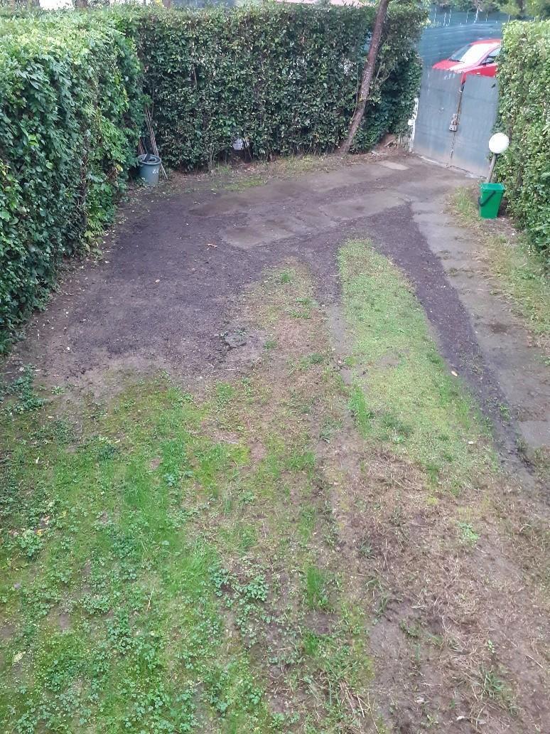 Casa indipendente con giardino in via livorno 34, Massa