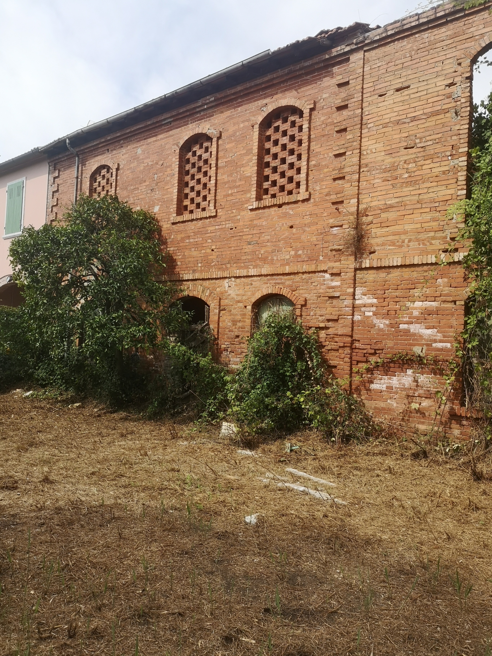 Casa indipendente da ristrutturare in via tavolara 59, Castelnuovo Magra