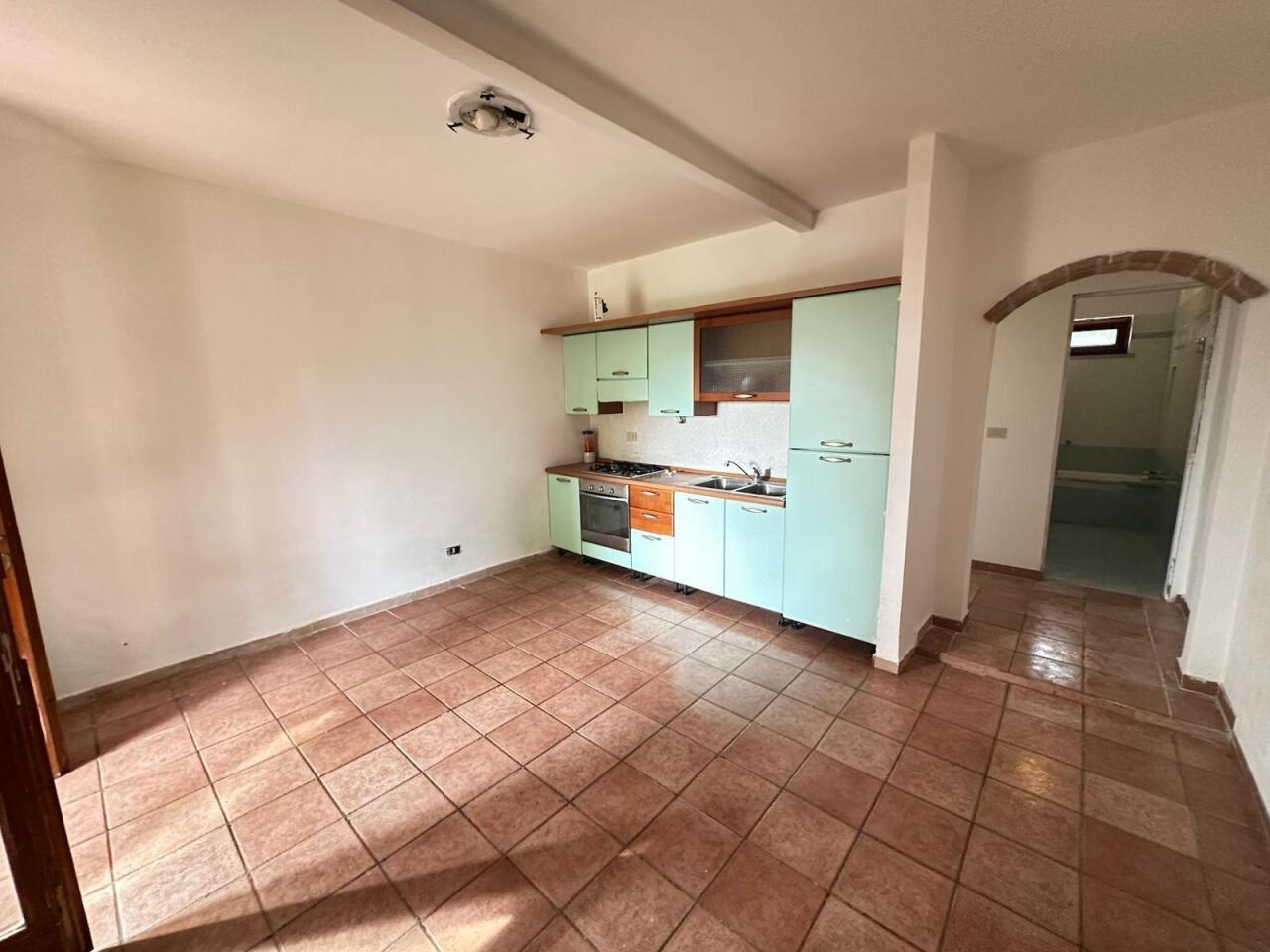 Bilocale con giardino in via larga, Ortonovo