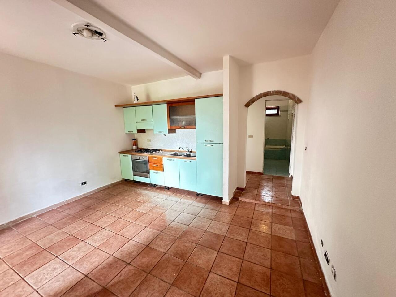 Bilocale con giardino in via larga, Ortonovo