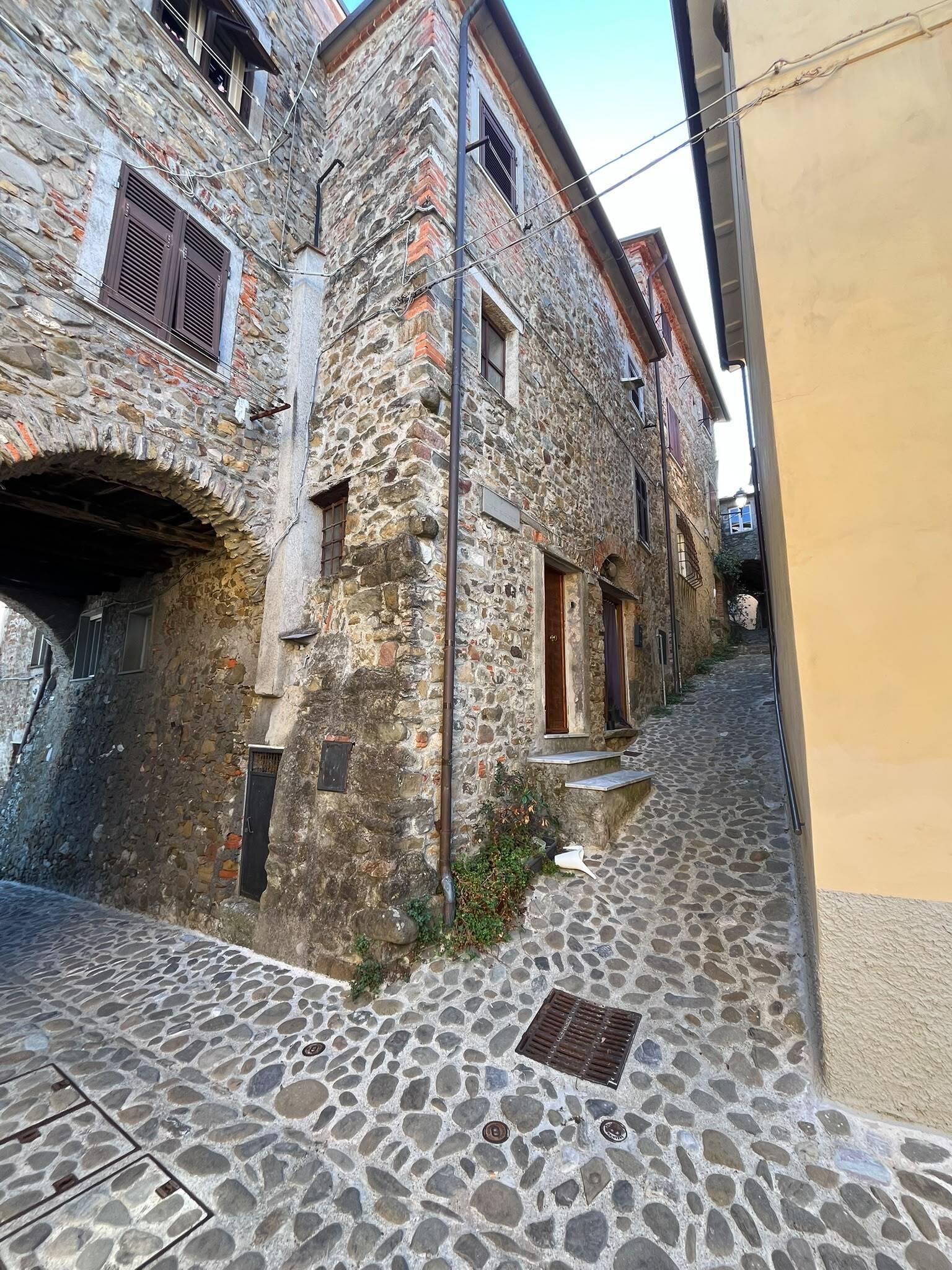 Monolocale ristrutturato in nicola, Ortonovo
