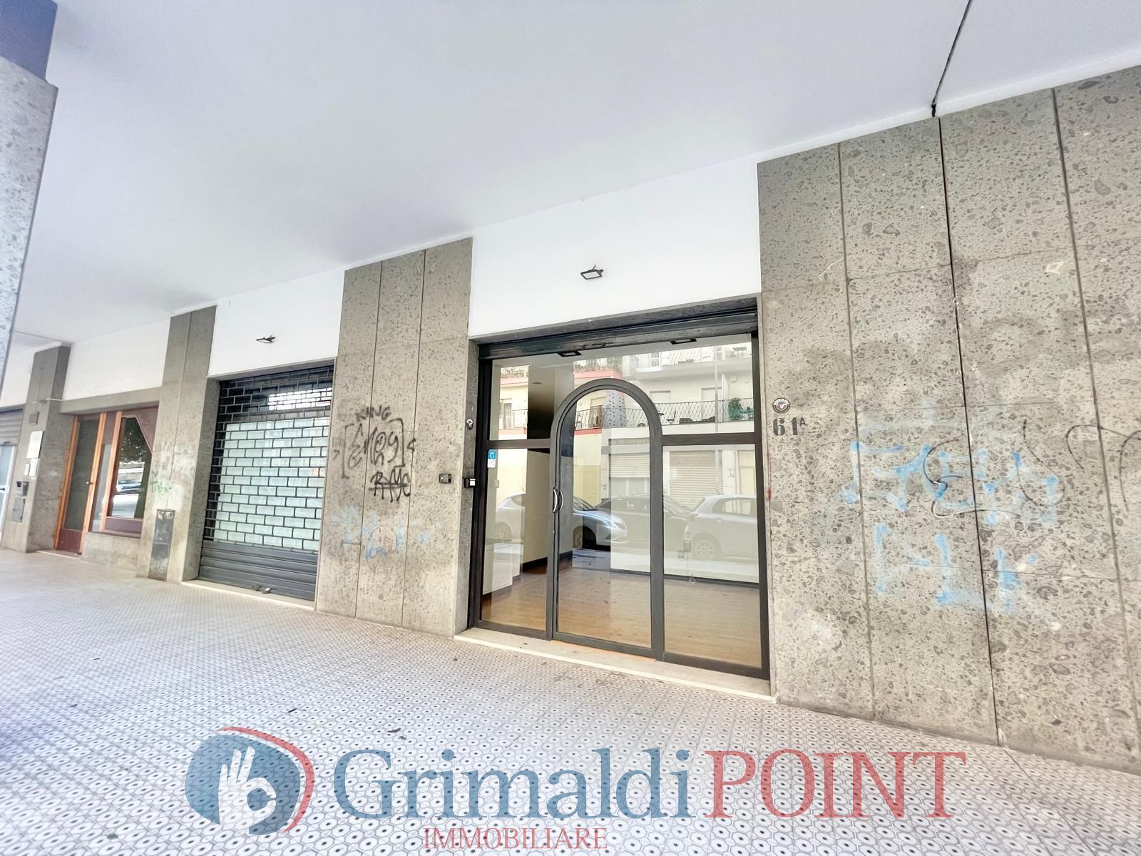 Locale commerciale in affitto in via g. d'annunzio 61, Lecce