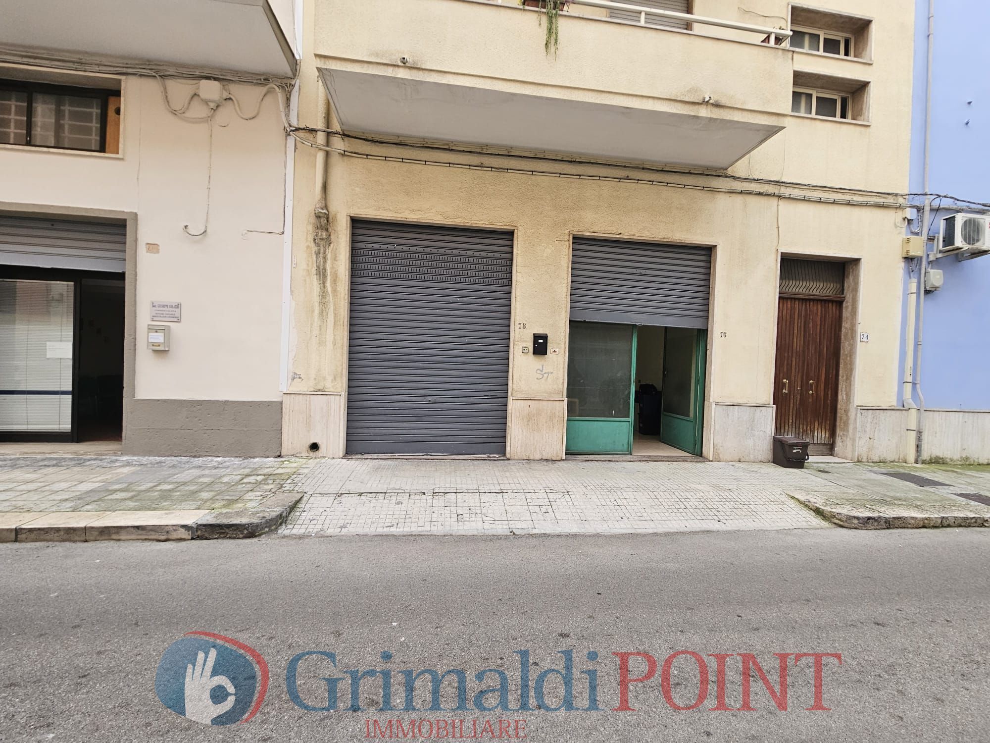 Magazzino in vendita in via duca d'aosta 76, Lecce