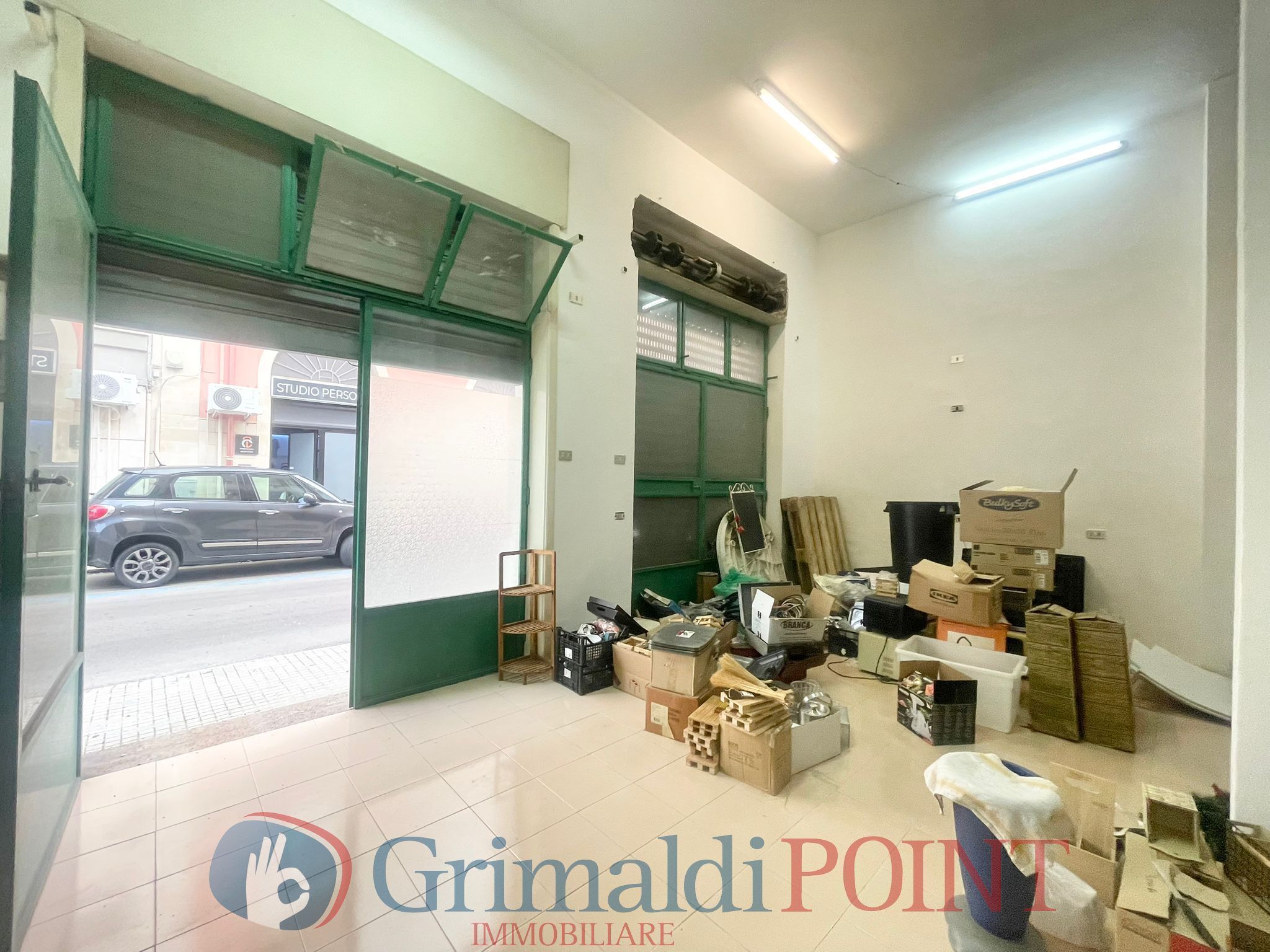 Magazzino in vendita in via duca d'aosta 76, Lecce