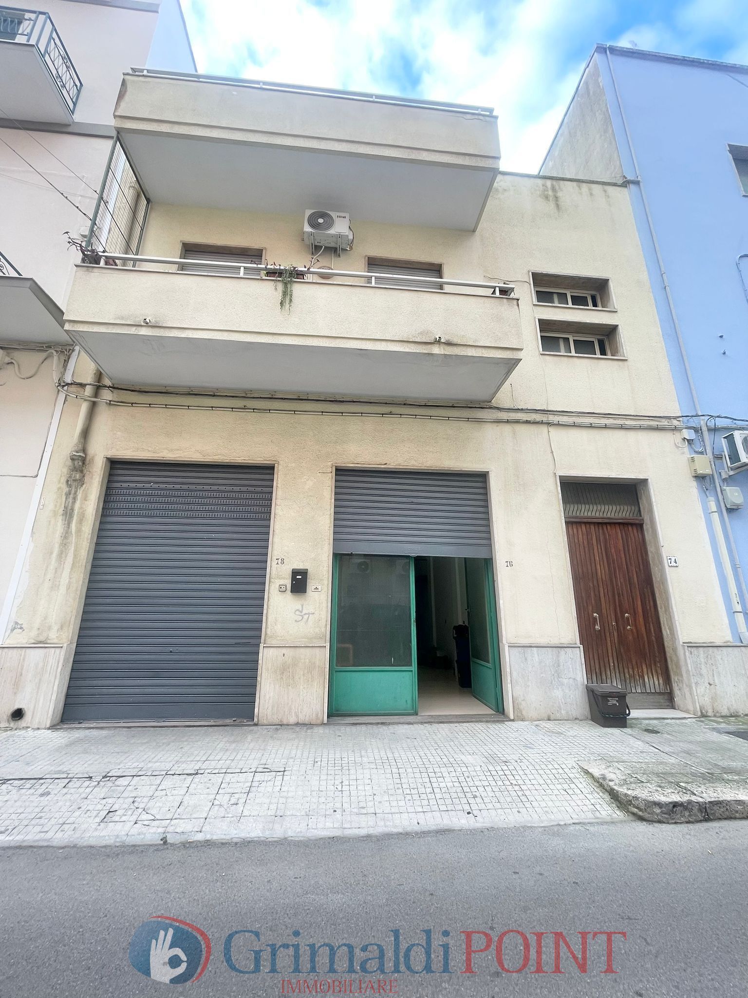 Magazzino in vendita in via duca d'aosta 76, Lecce