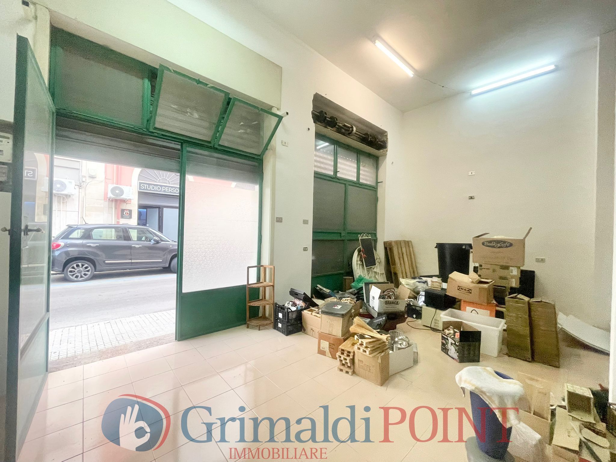 Magazzino in vendita in via duca d'aosta 76, Lecce