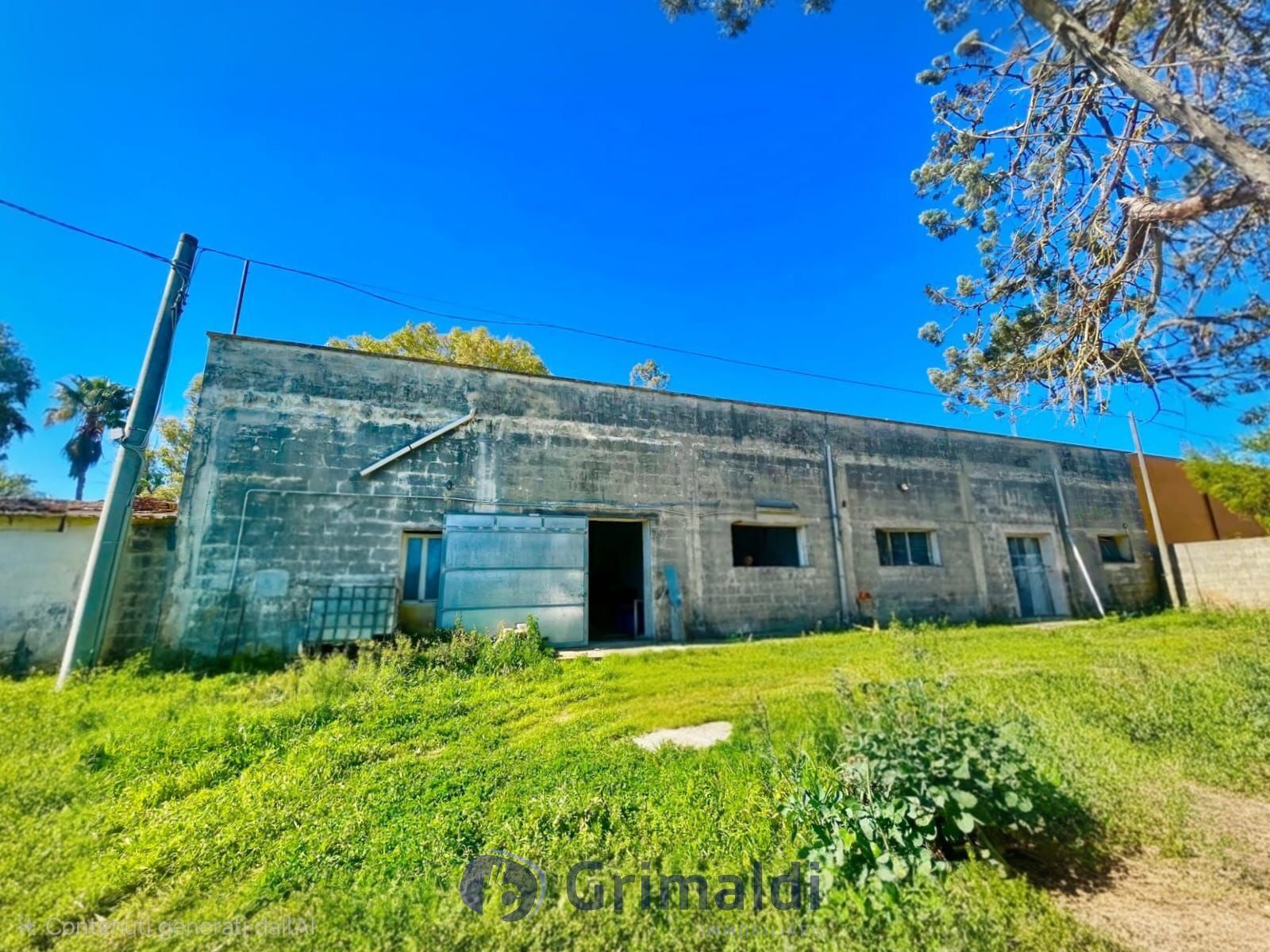 Magazzino in vendita in via solano li belli 47, Lequile