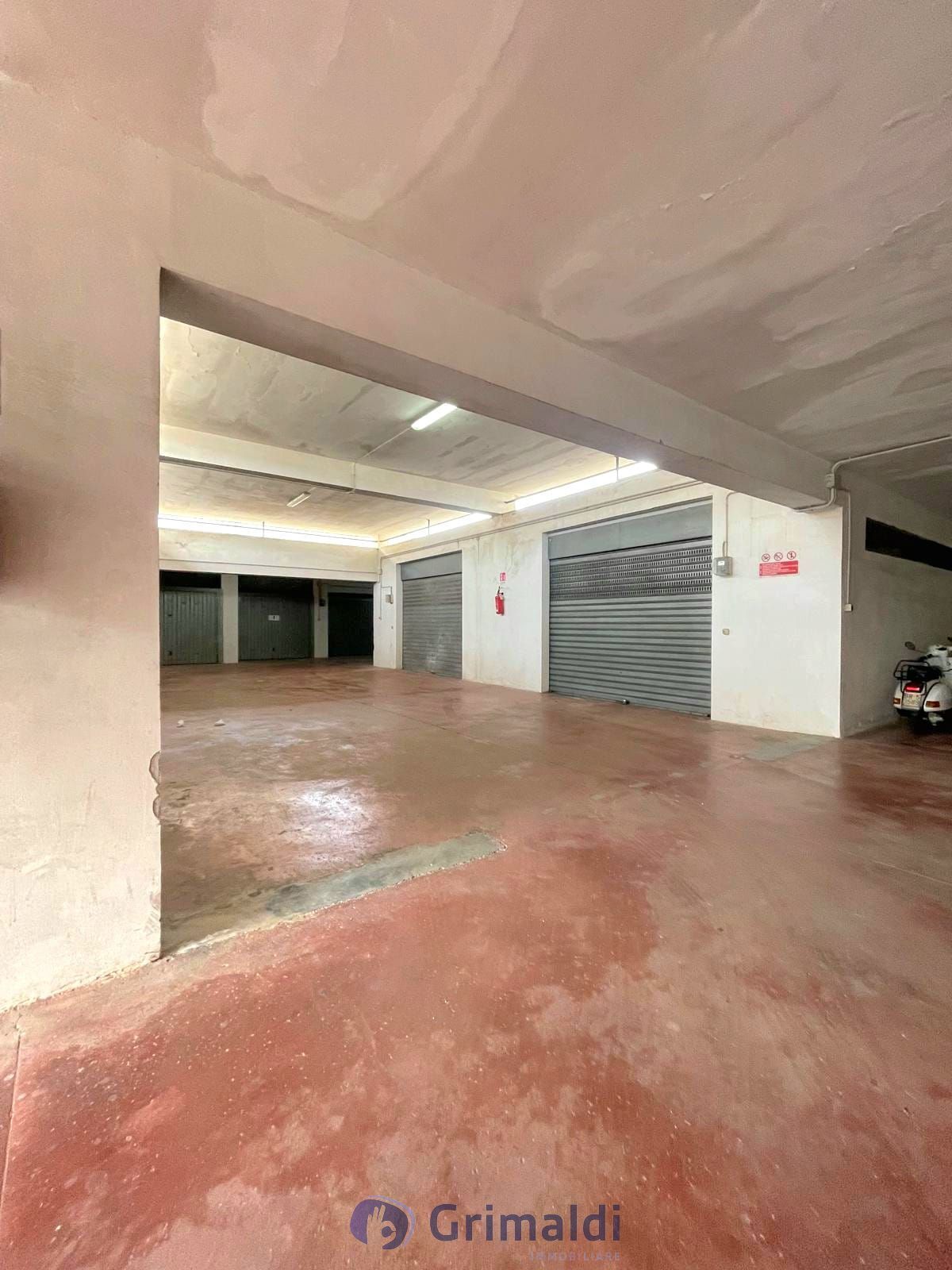 Box/Garage 27mq in vendita in via francesco de mura 37, Lecce