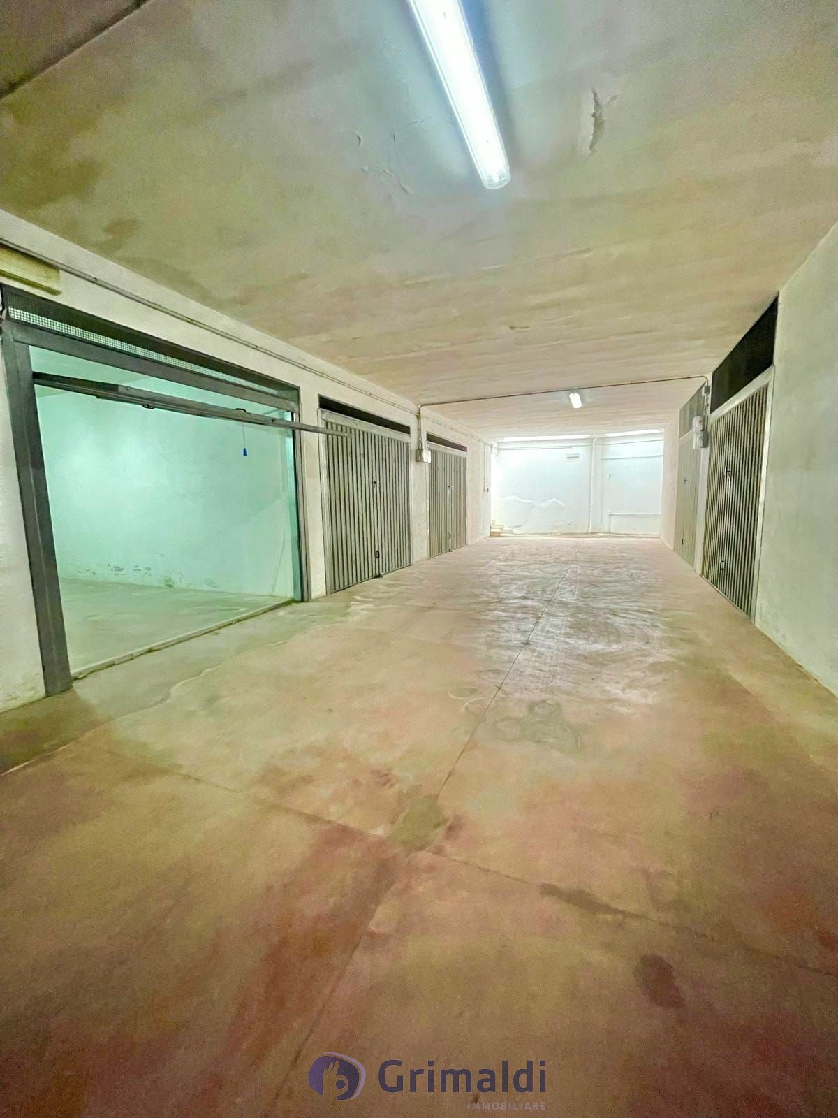 Box/Garage 27mq in vendita in via francesco de mura 37, Lecce