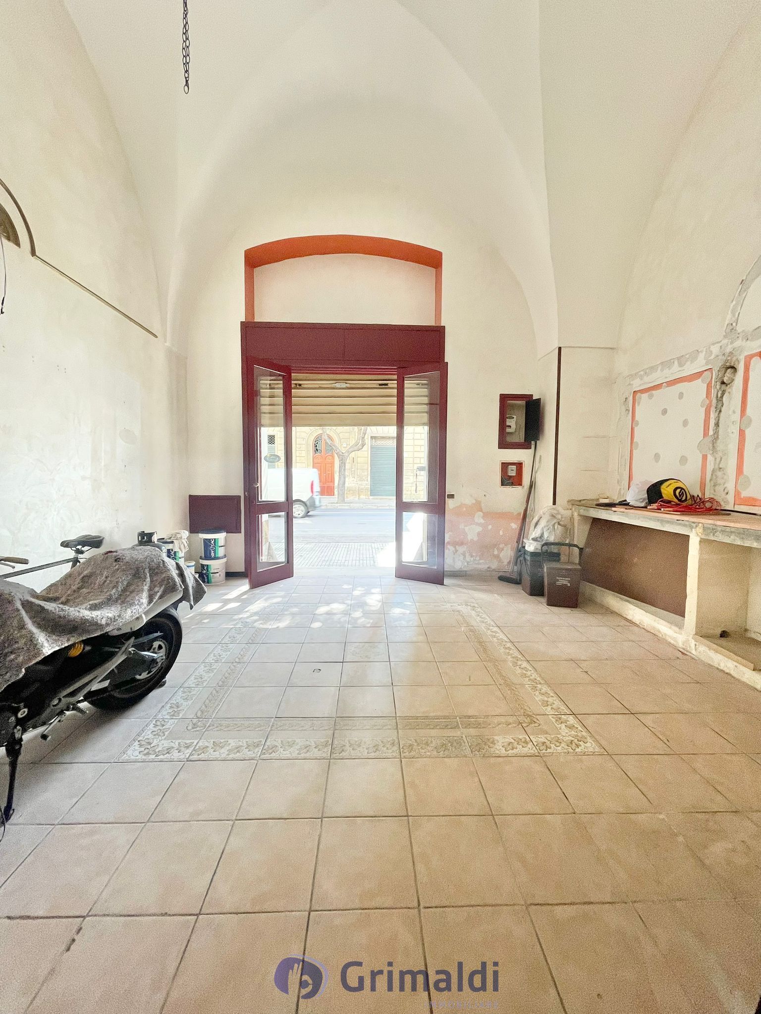 Locale commerciale in affitto in viale otranto 48, Lecce