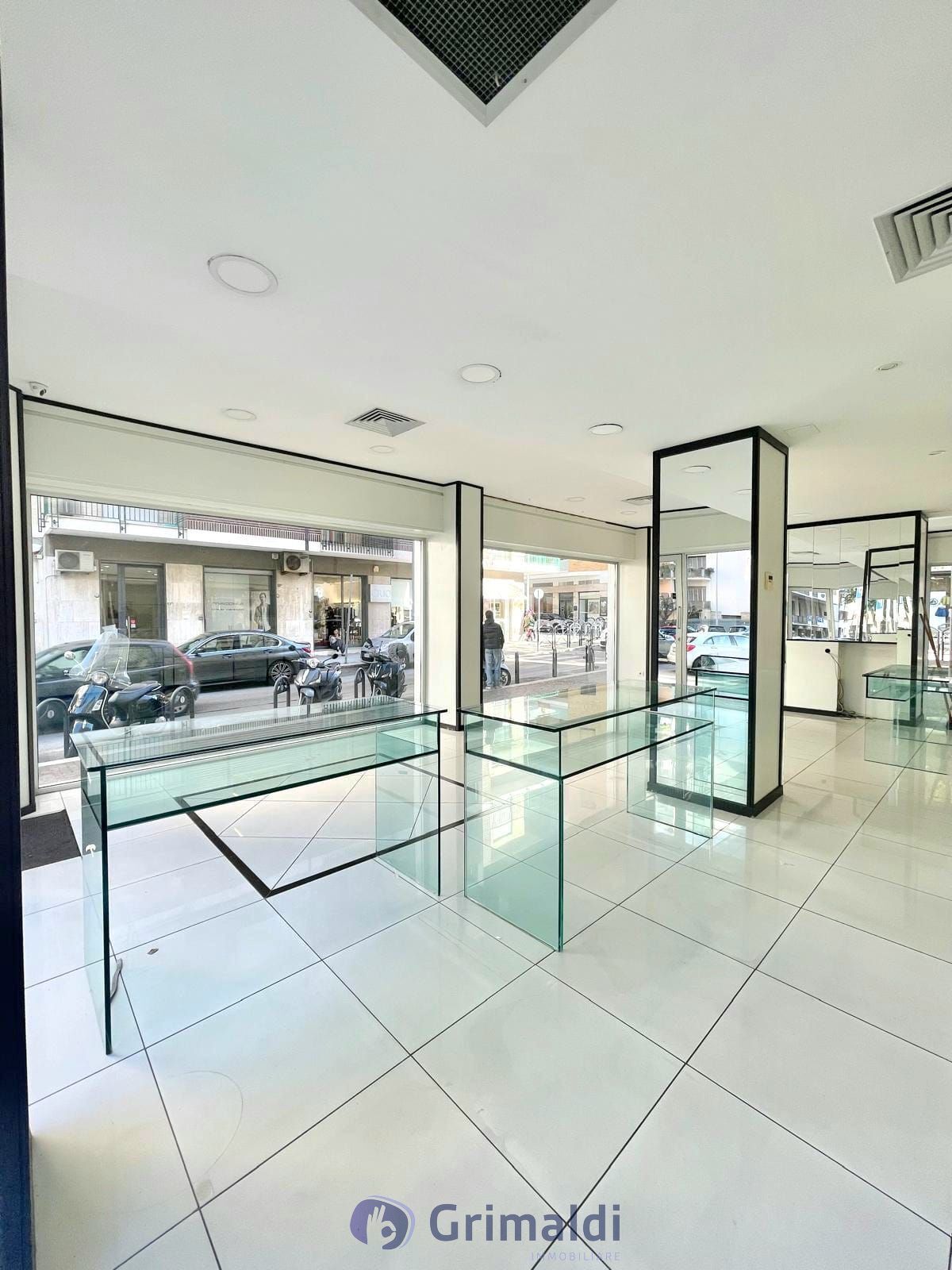 Locale commerciale in vendita in via guglielmo oberdan 57, Lecce