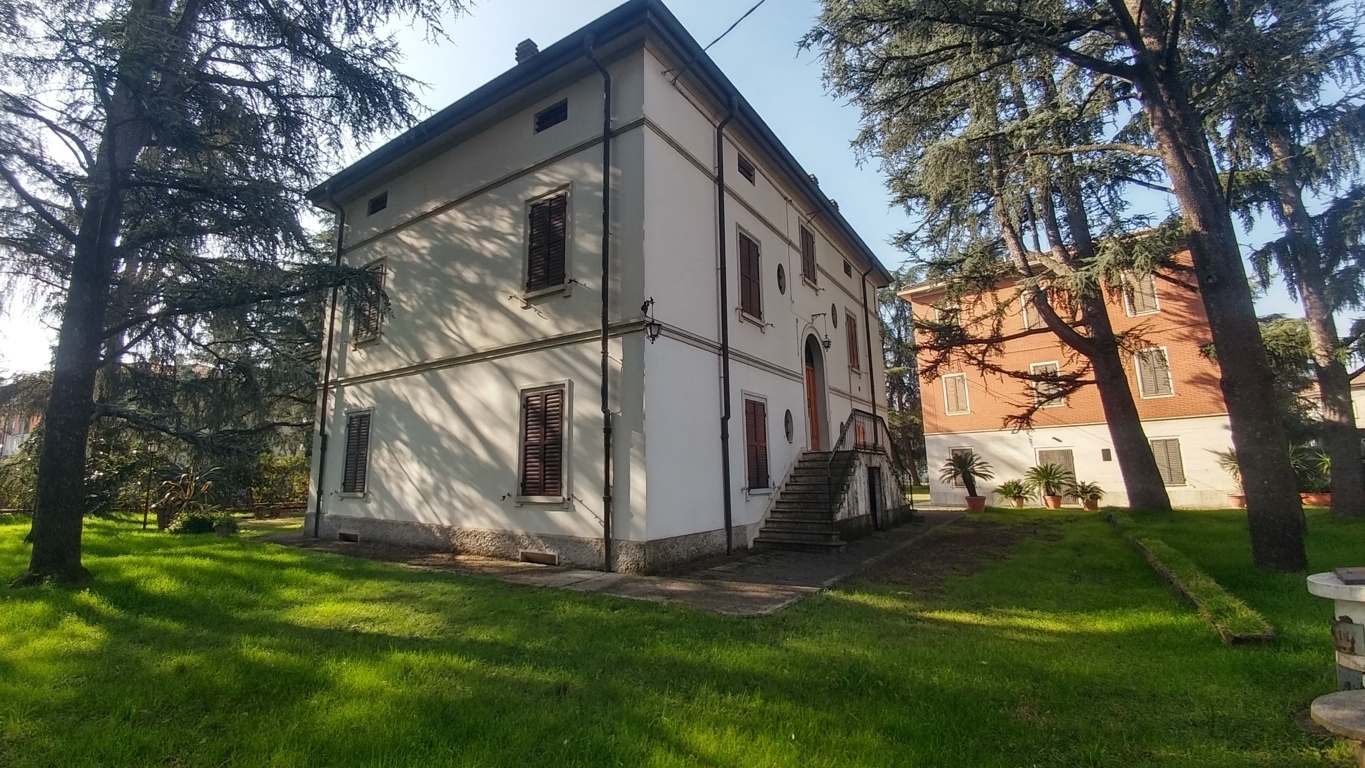 Villa da ristrutturare in via papa giovanni paolo ii 10, Vignola