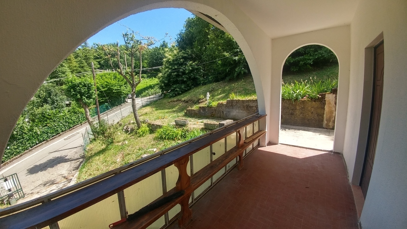 Villa con giardino in via casellina 291, Zocca