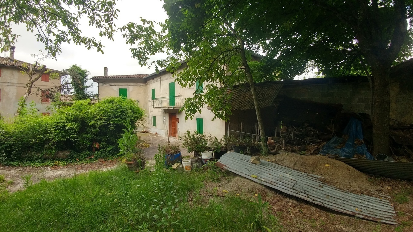 Rustico con giardino in via montalbano 4669, Zocca