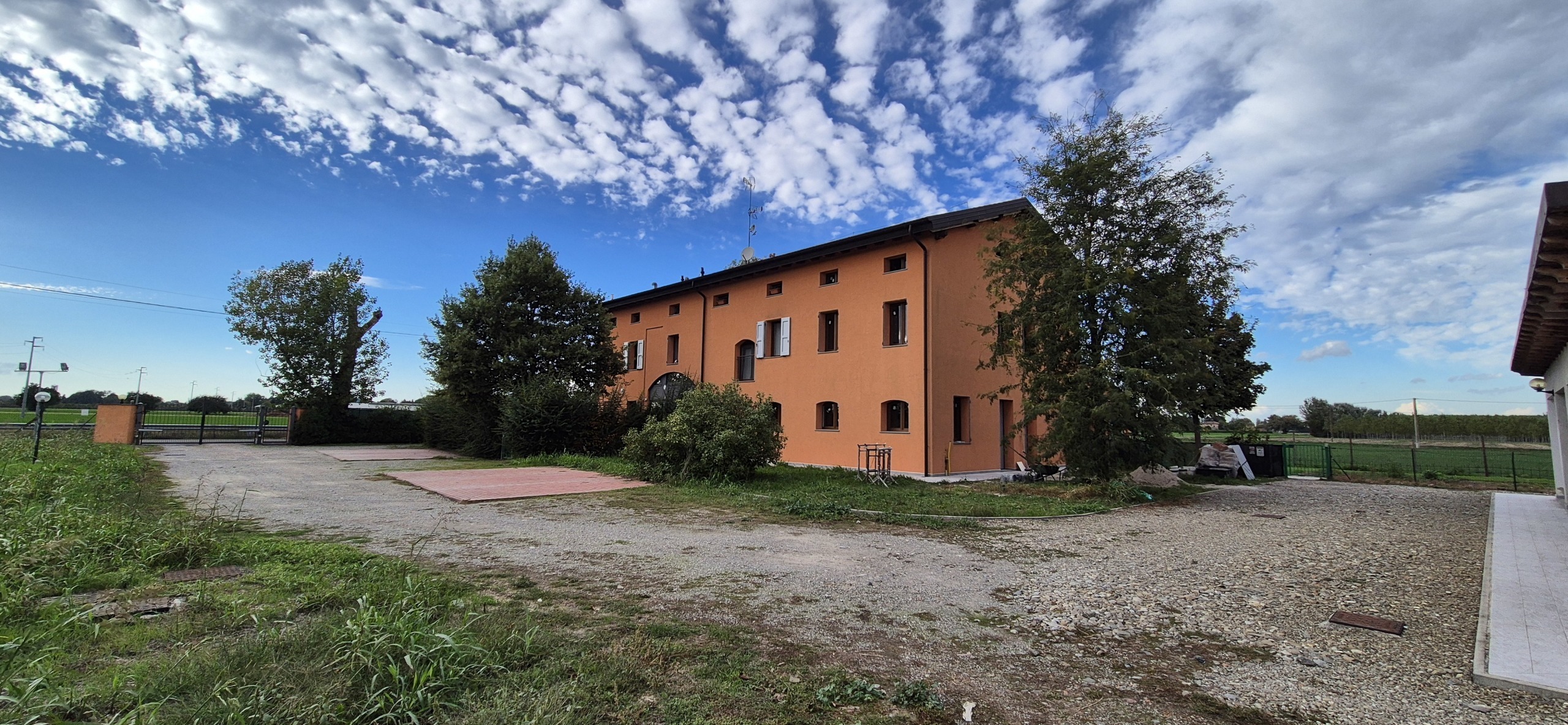 Casa indipendente con giardino in via cavo argine 42, Modena