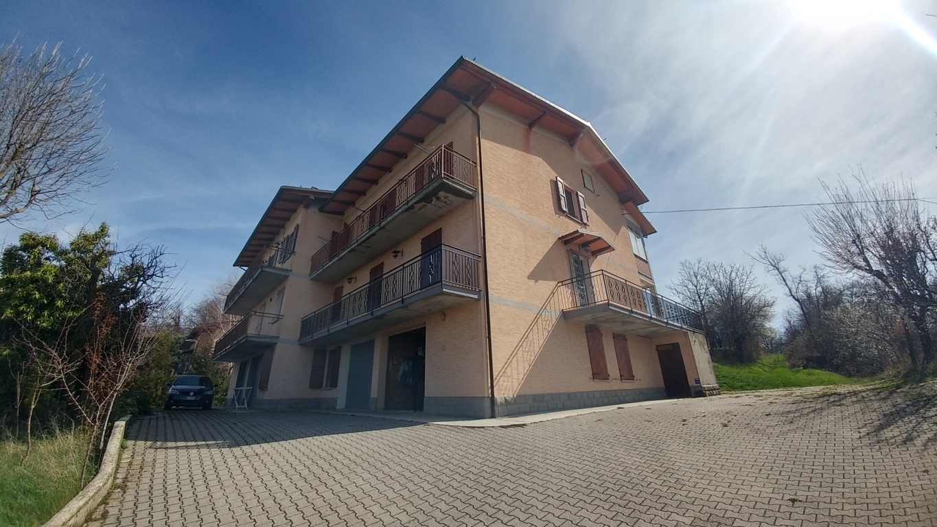 Appartamento con giardino in via del mercato 121, Zocca