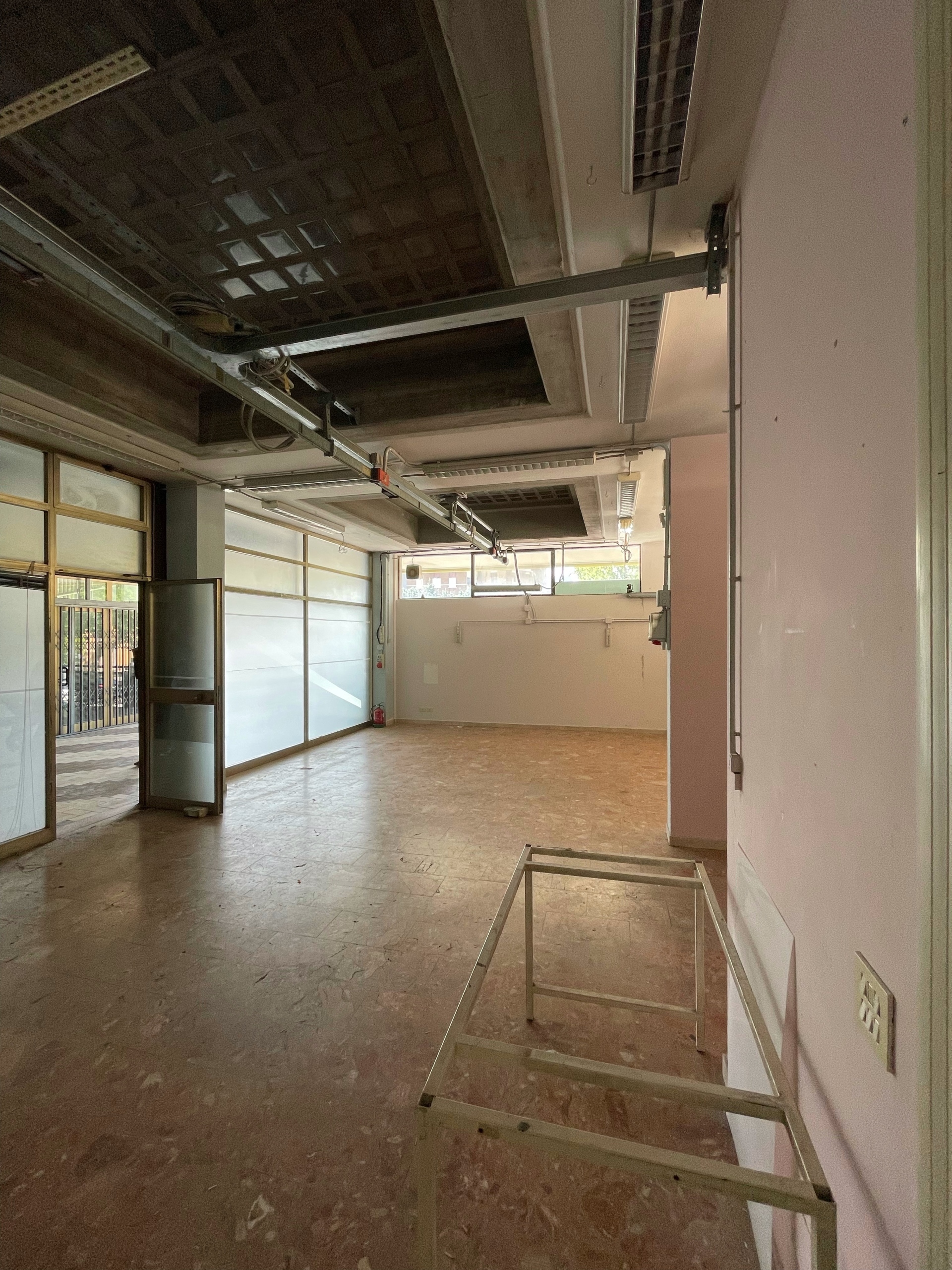 Laboratorio da ristrutturare in via giardini 470, Modena