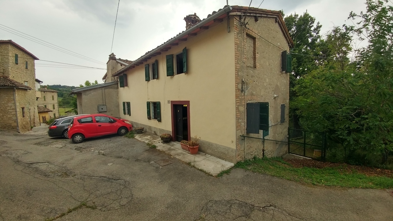 Casa indipendente con giardino in via castello 35, Zocca