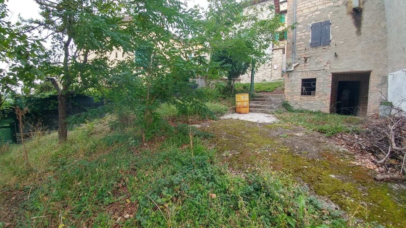 Casa indipendente con giardino in via castello 35, Zocca